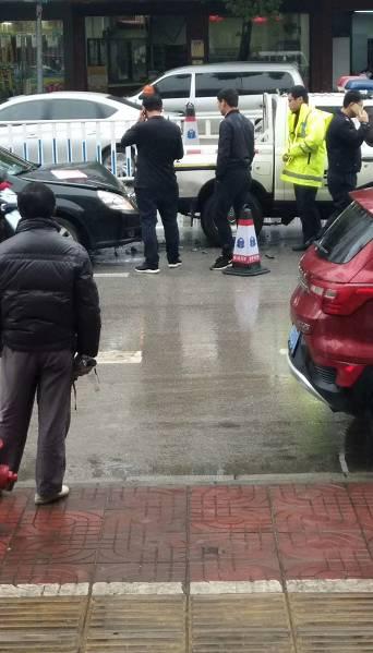 贵港交通事故最新爆料,多车连环相撞,现场情况紧急!